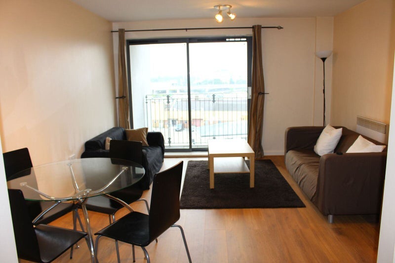 Room High Street in Greater London