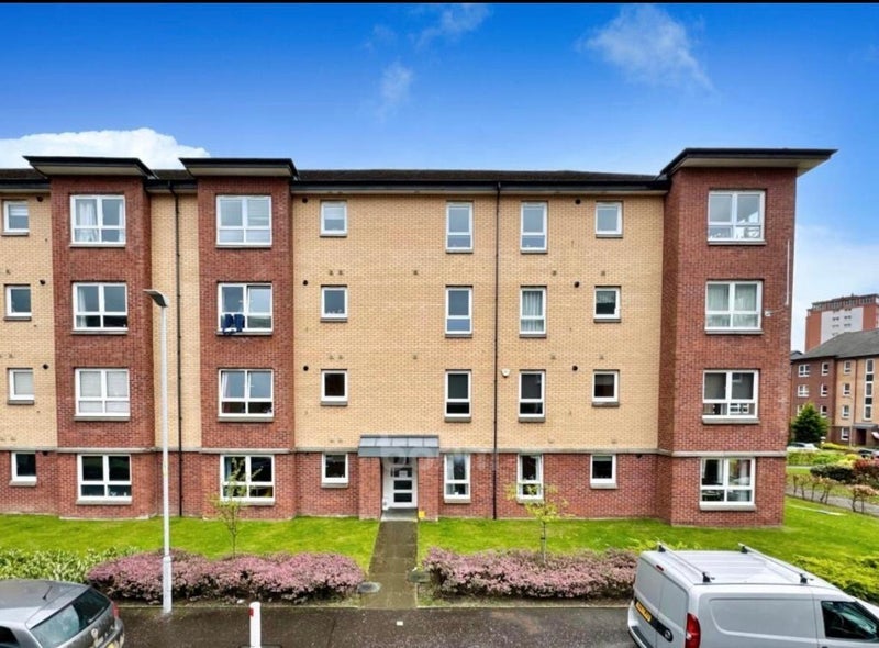 Flat Springfield Gardens in Glasgow