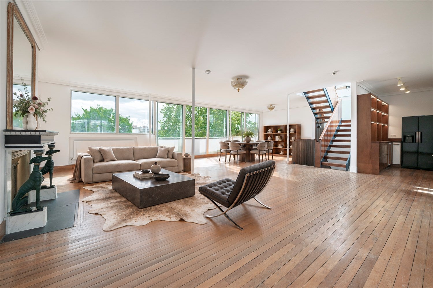 Flat Cornwall Crescent in Greater London