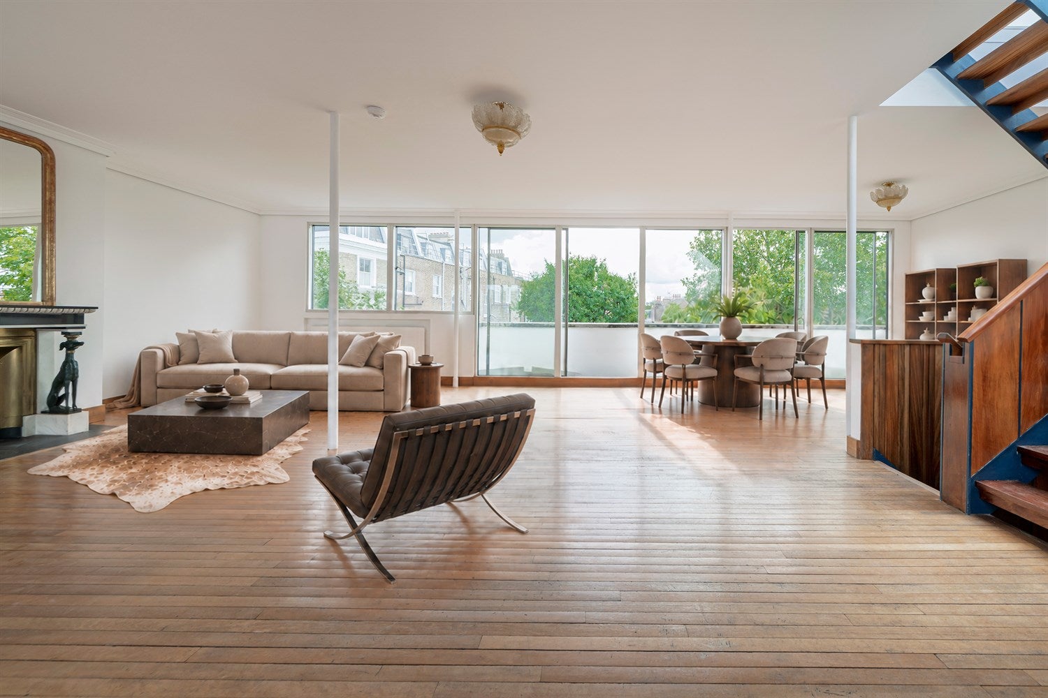 Flat Cornwall Crescent in Greater London