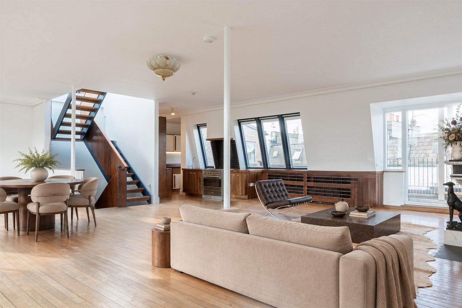 Flat Cornwall Crescent in Greater London