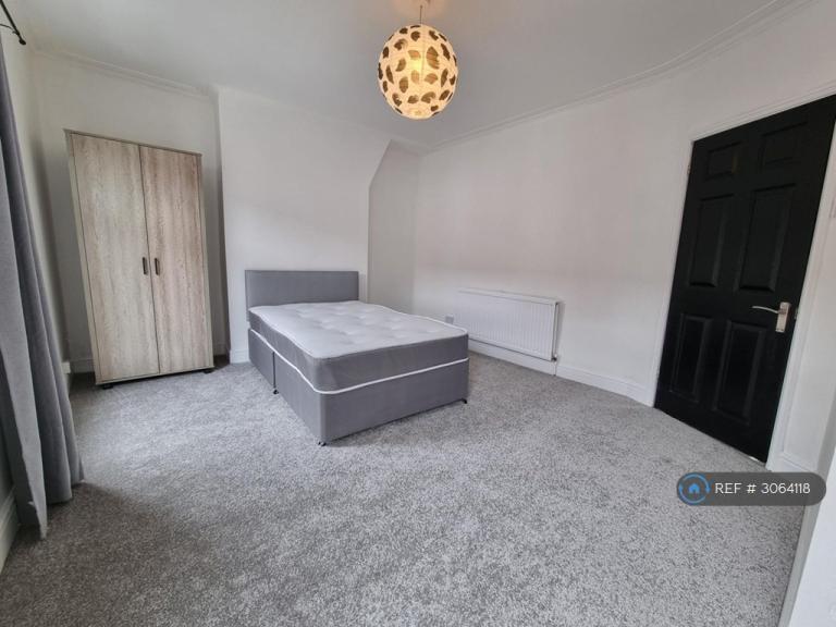 Room Talton Road in Liverpool