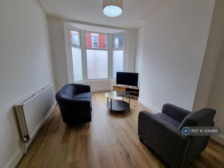 Room Talton Road in Liverpool