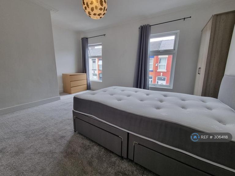 Room Talton Road in Liverpool