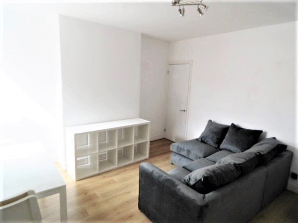 Room St Agatha's Road in Coventry