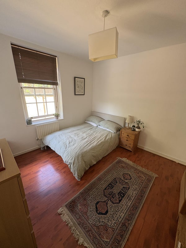 Room College Lane in Greater London