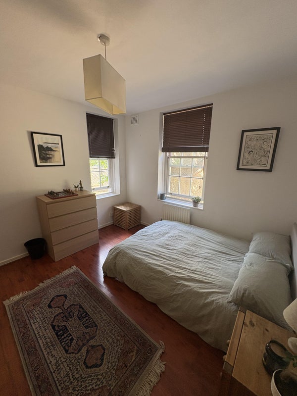 Room College Lane in Greater London