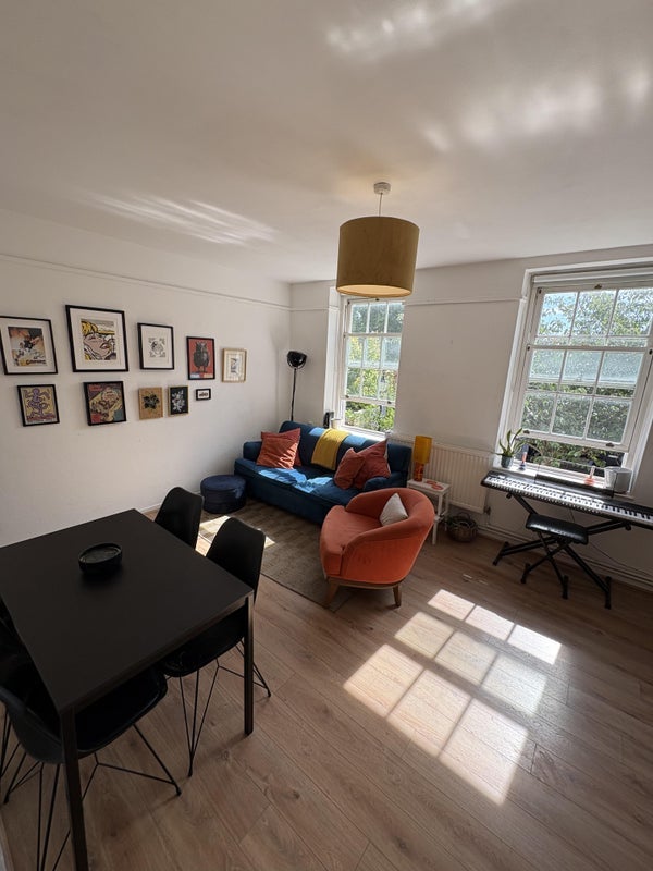 Room College Lane in Greater London