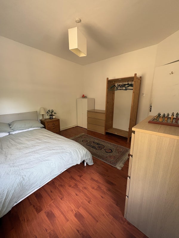 Room College Lane in Greater London