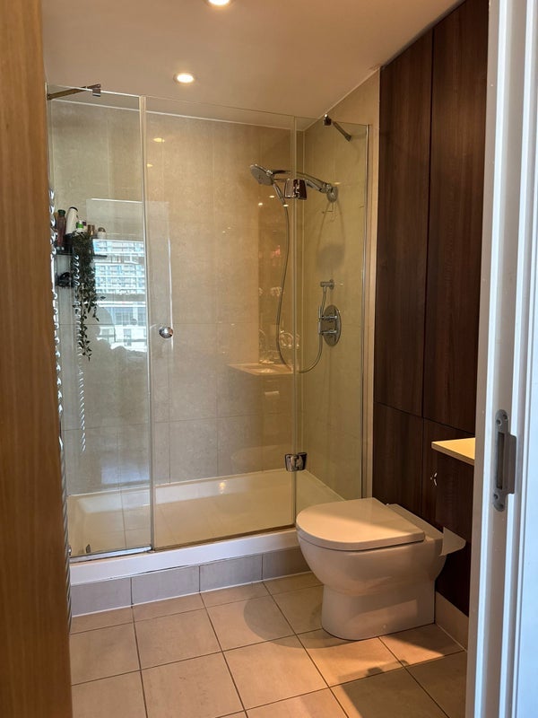 Room Juniper Drive in Greater London