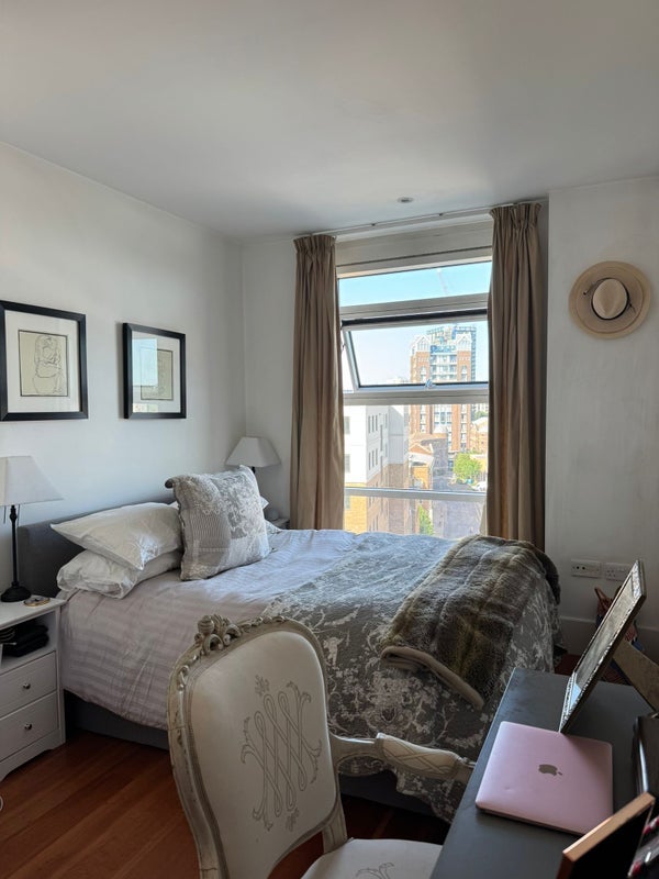 Room Juniper Drive in Greater London