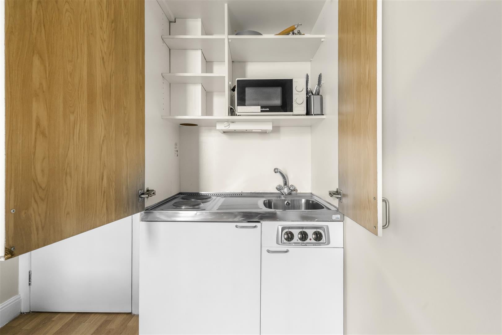 Flat Southwell Gardens in Greater London
