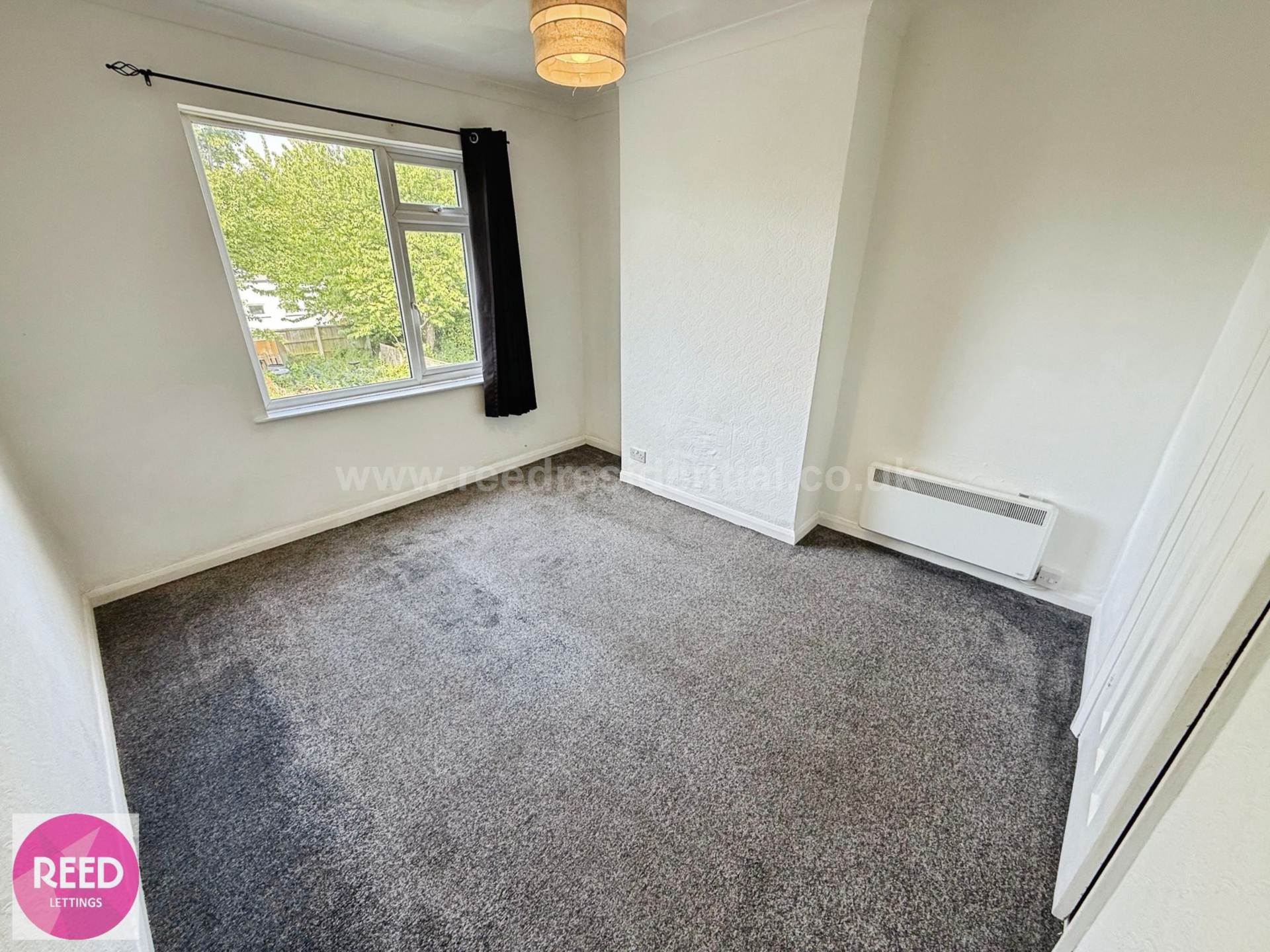 Flat Trinity Road in Southend-on-Sea