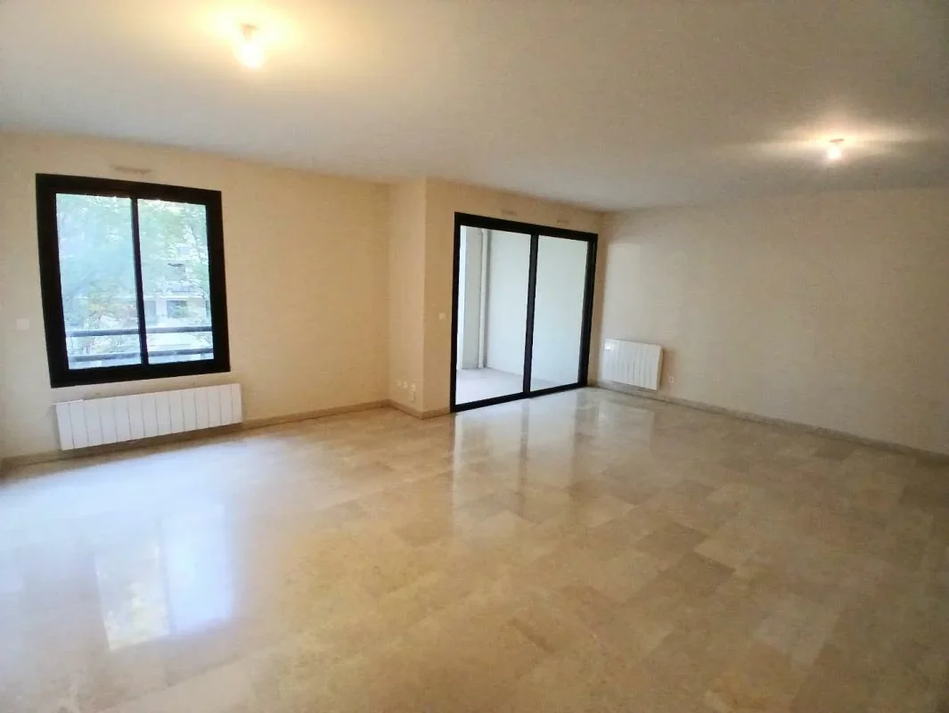 Flat Rue Étienne Richerand in Lyon