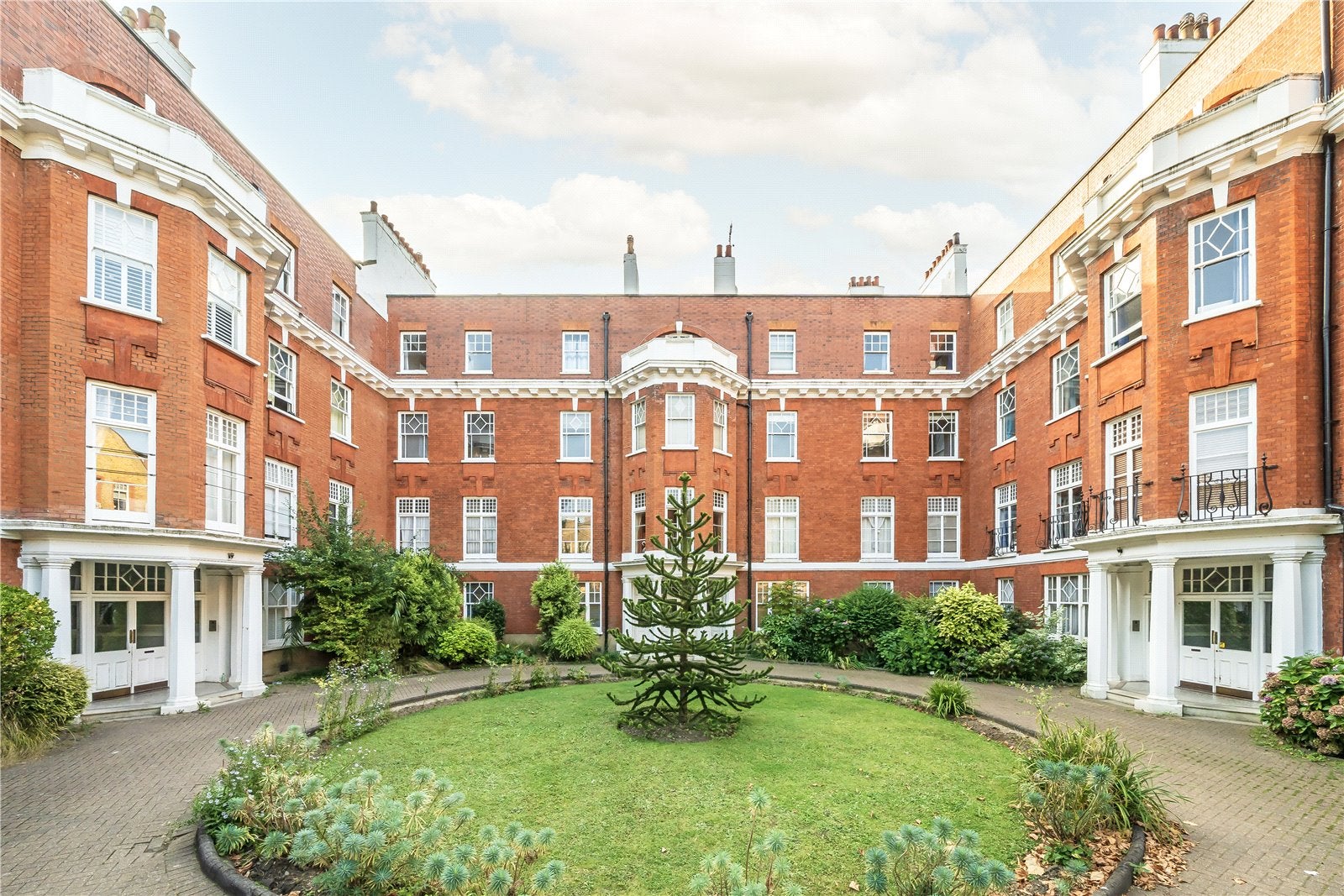 Flat Elgin Avenue in City of Westminster