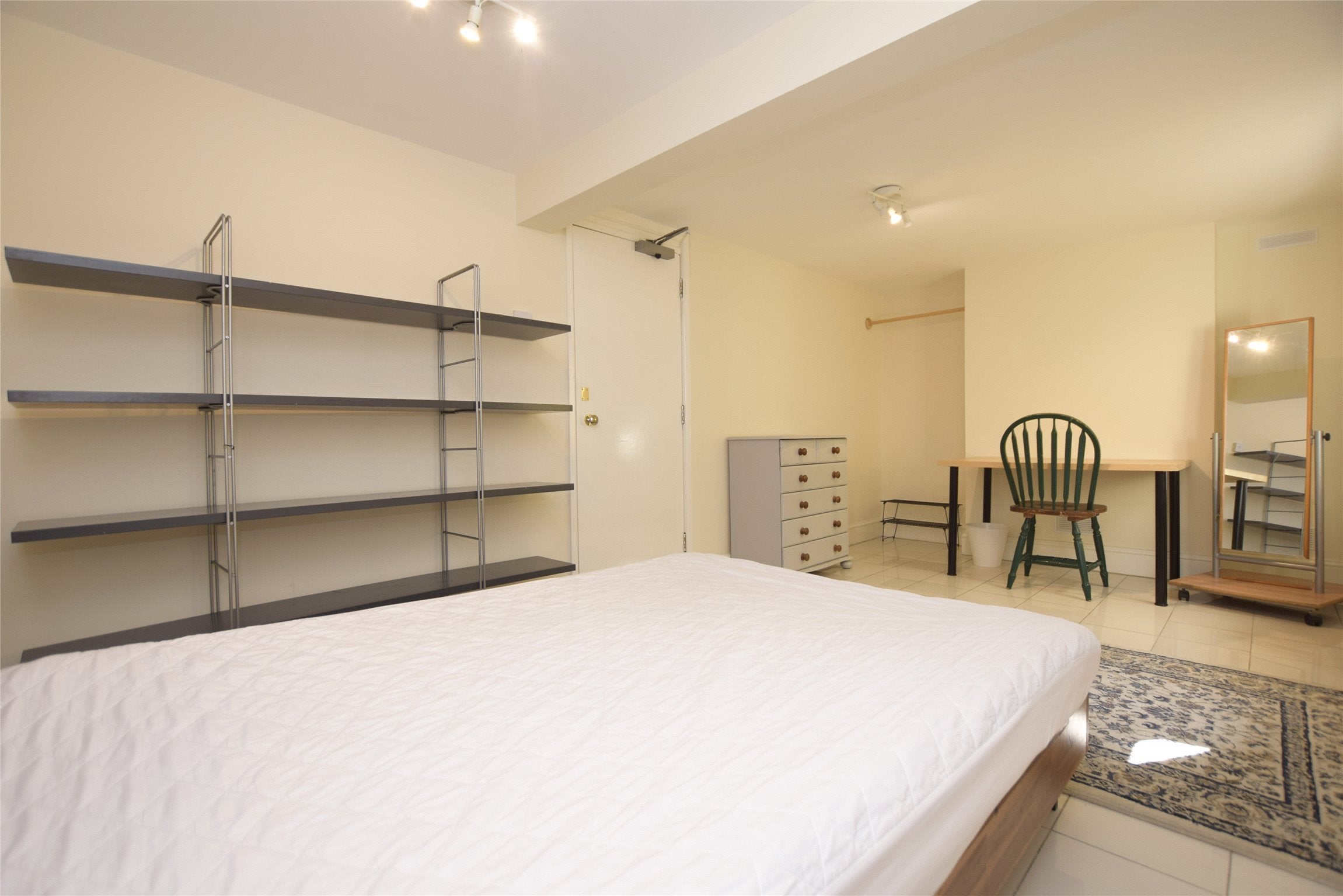Flat Portland Place in Cheltenham
