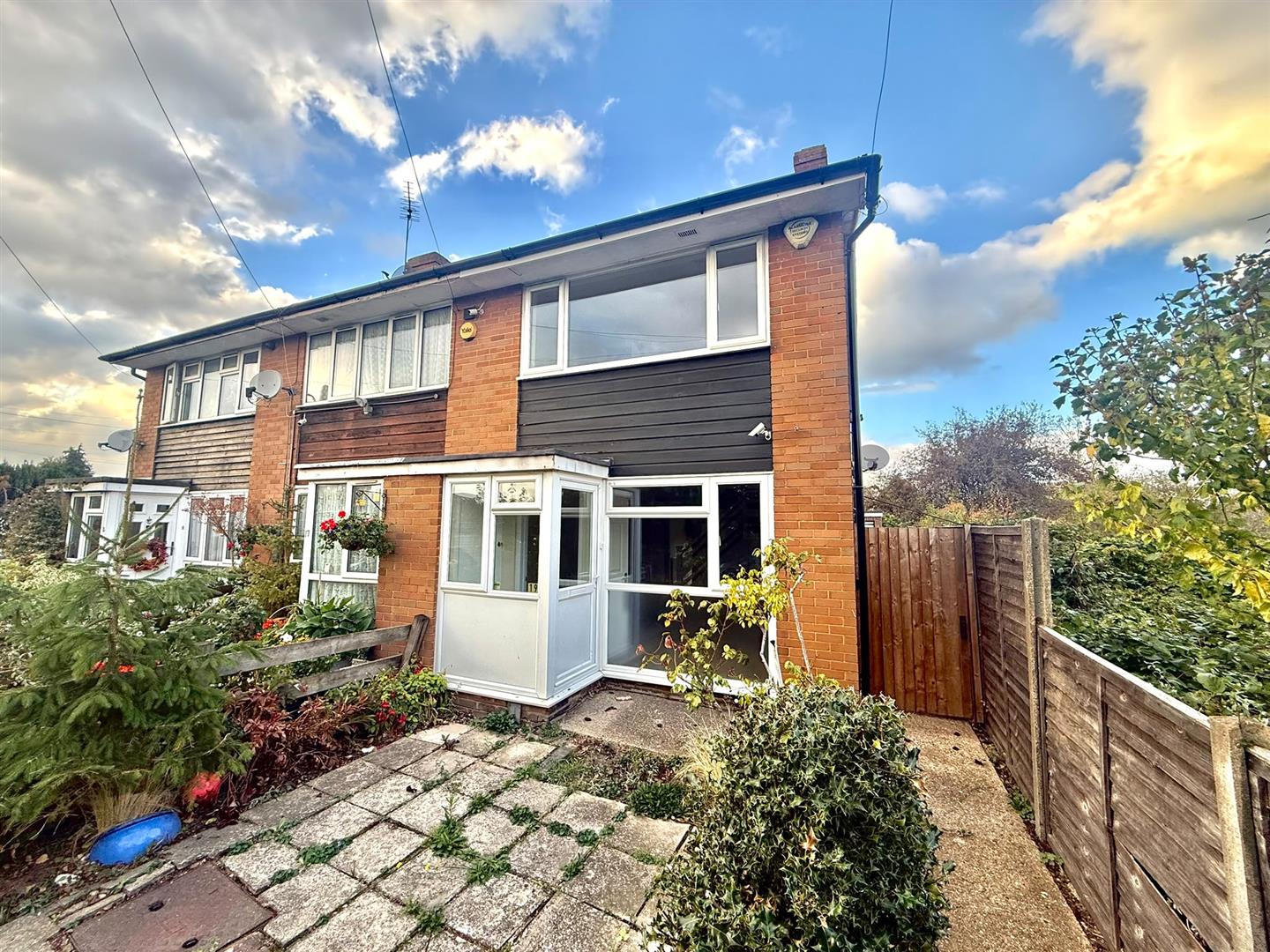 House Vincent Close in Greater London