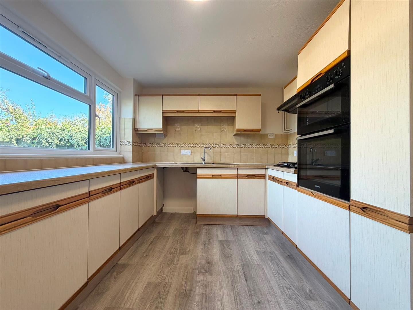 House Vincent Close in Greater London