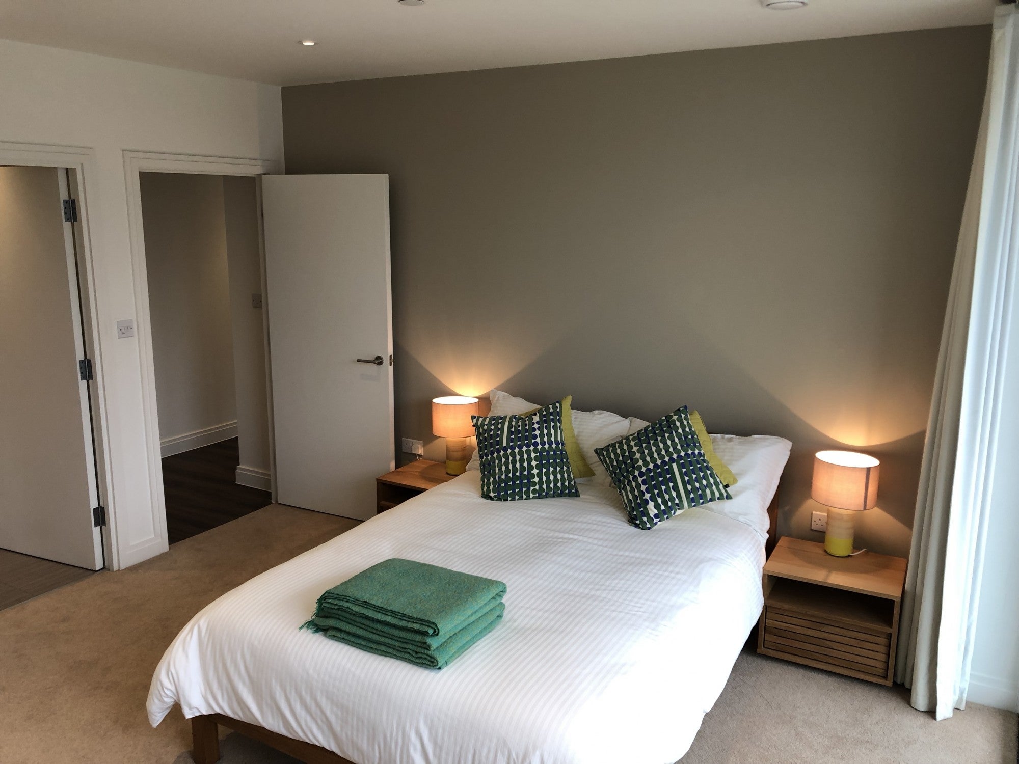 Flat Blyth Road in Greater London