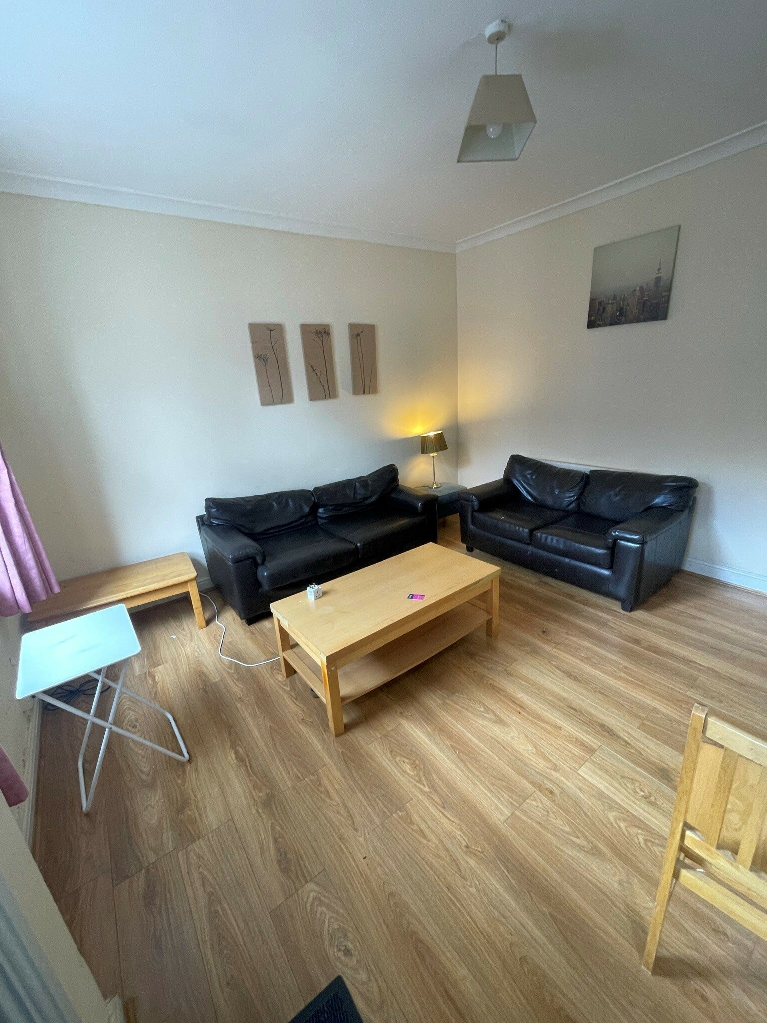 Flat Kelsall Grove in Leeds