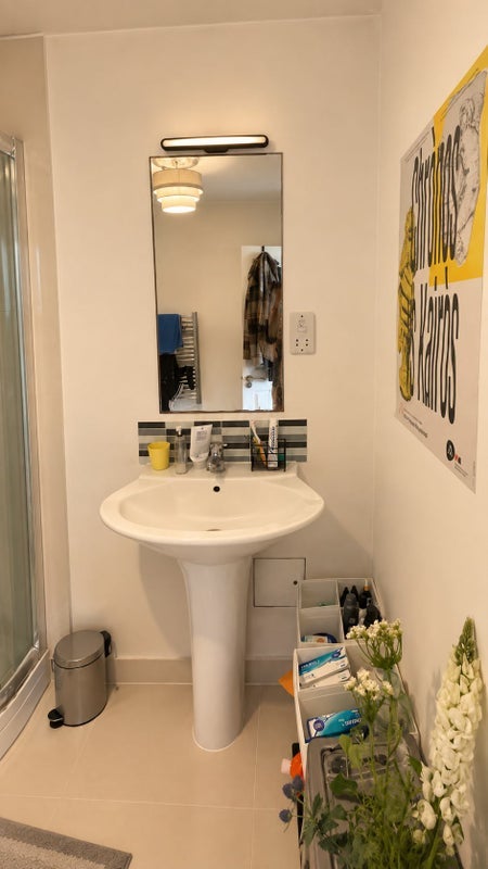 Room Trafalgar Road in Greater London