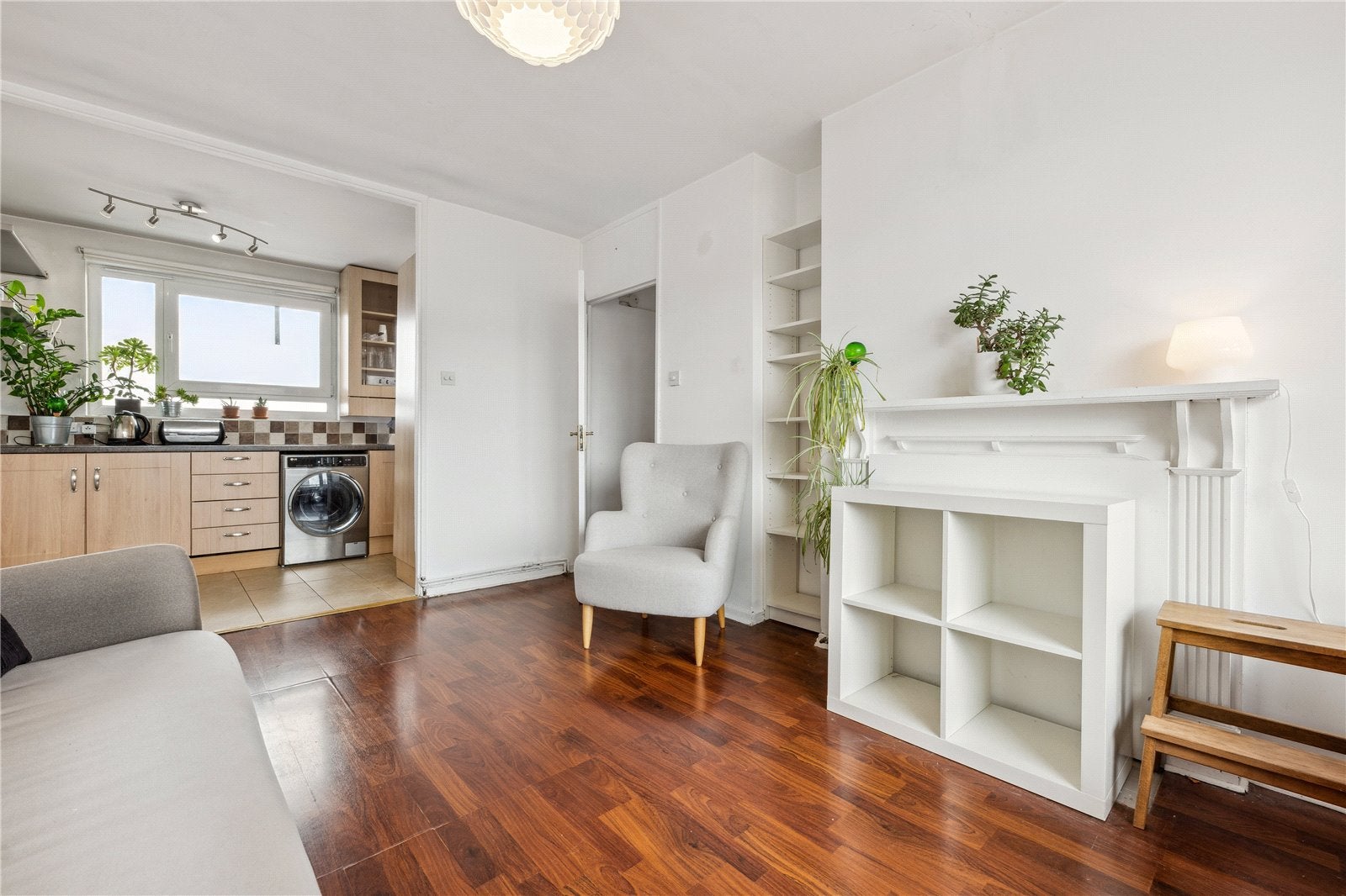 Flat Crondall Street in Greater London
