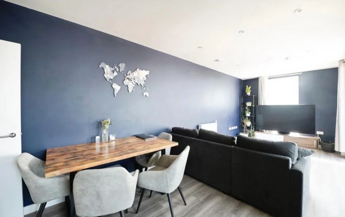 Flat Fairmont Road in Greater London
