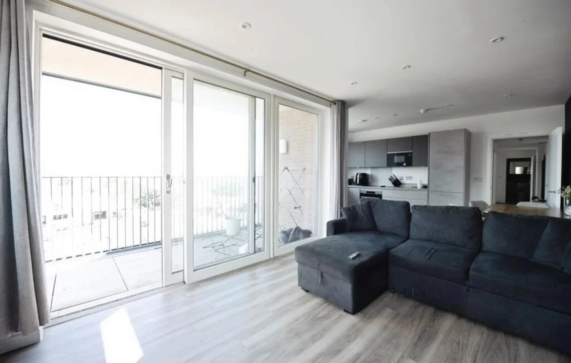 Flat Fairmont Road in Greater London
