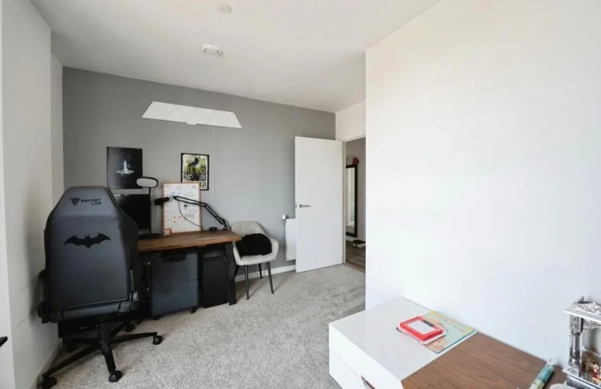 Flat Fairmont Road in Greater London