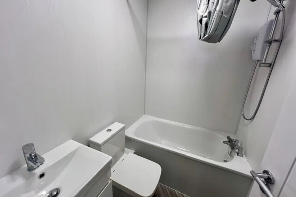 Flat Machen Place in Cardiff