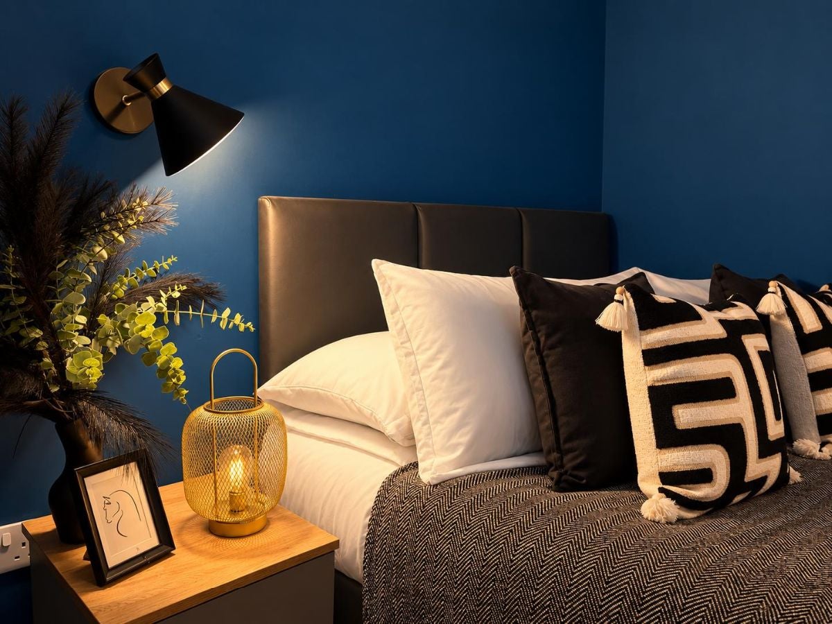 Room Denby Dale Road in Wakefield