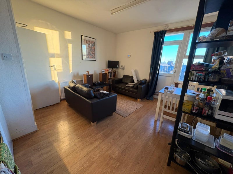 Room Green Lanes in Greater London