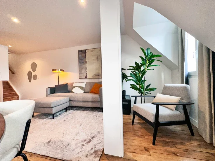 House Rue Copernic in Paris