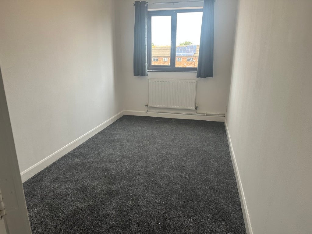 Flat Trent Road in Hinckley and Bosworth