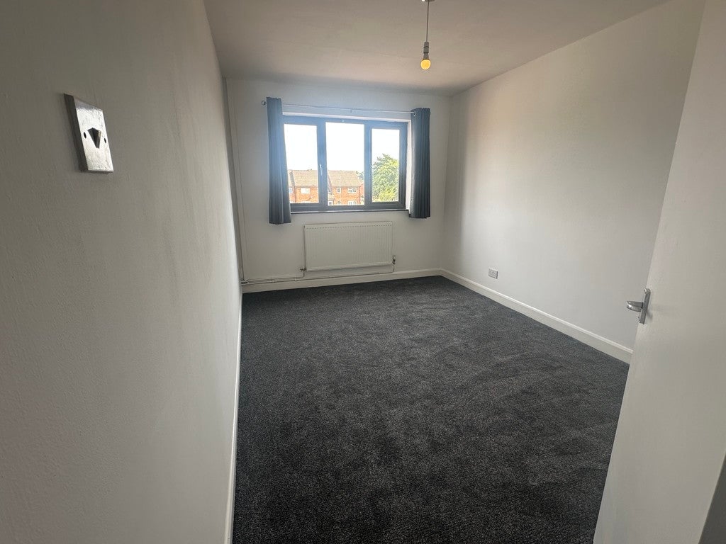 Flat Trent Road in Hinckley and Bosworth