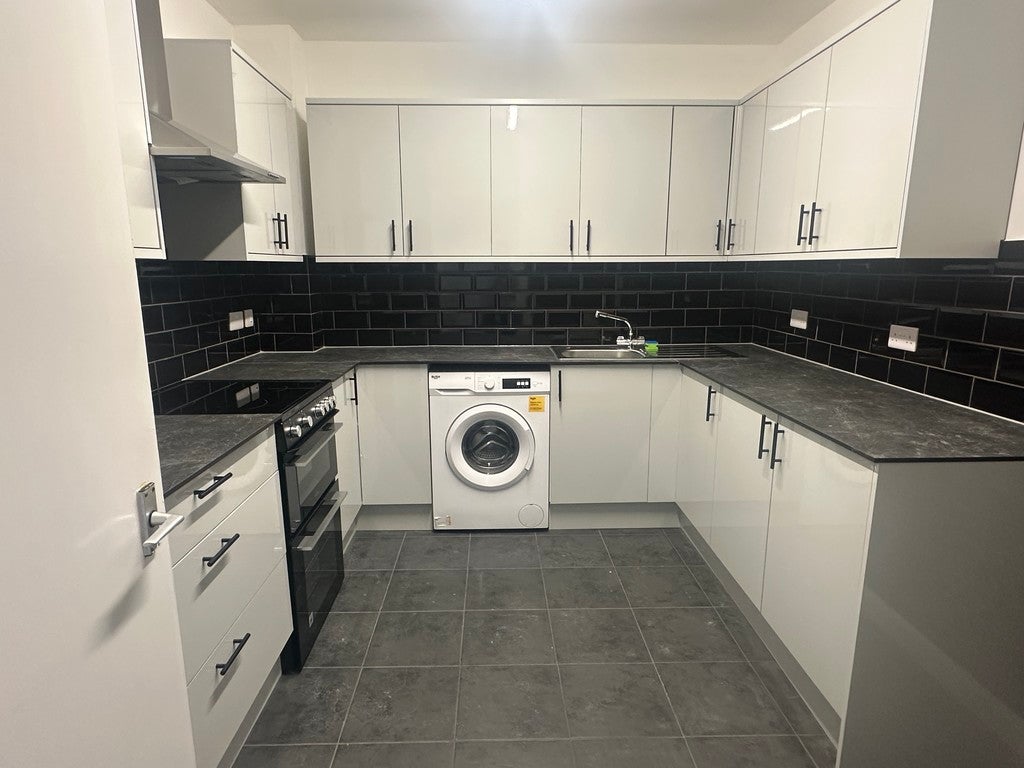 Flat Trent Road in Hinckley and Bosworth