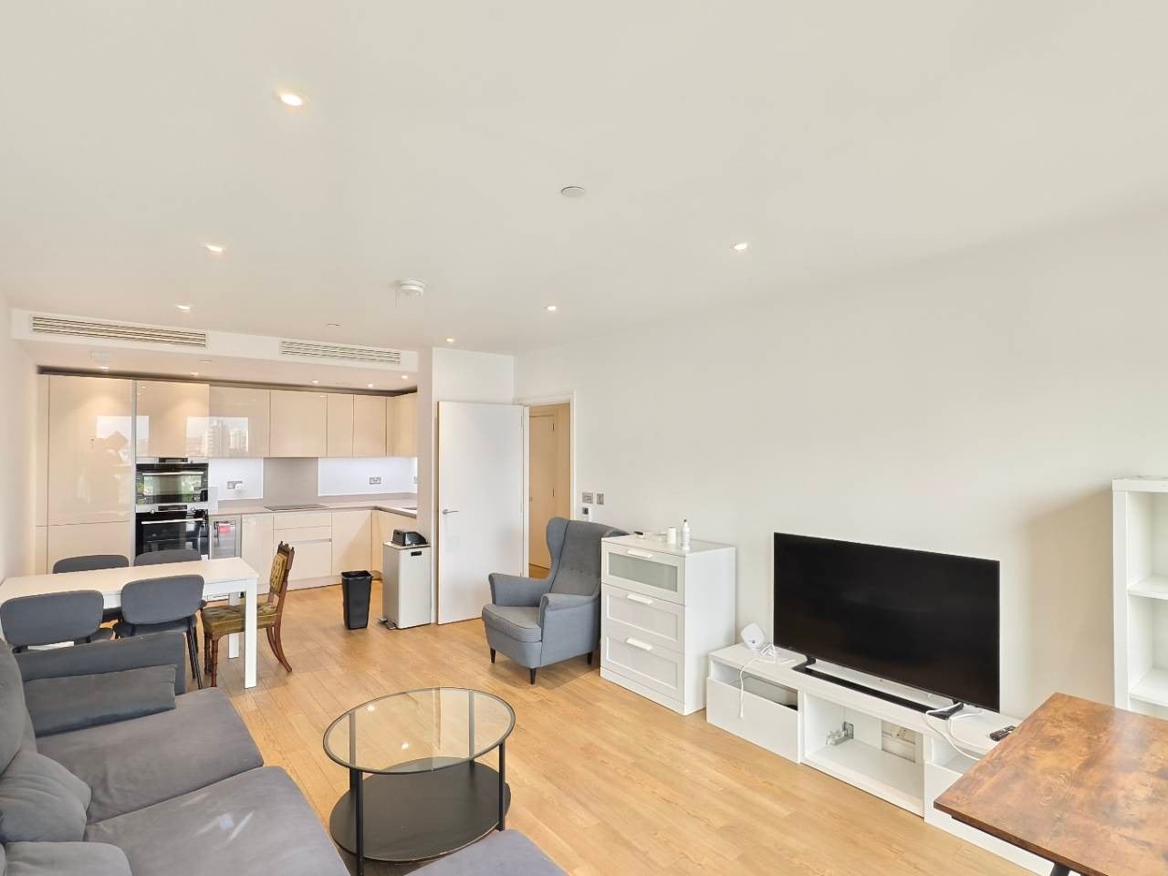 Flat Wandsworth Road in Greater London