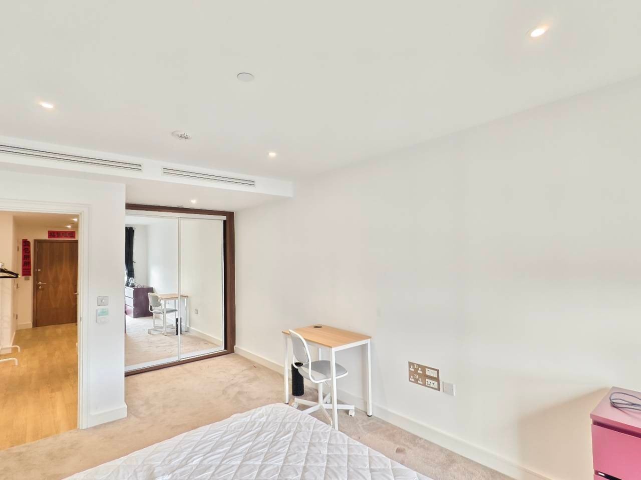 Flat Wandsworth Road in Greater London