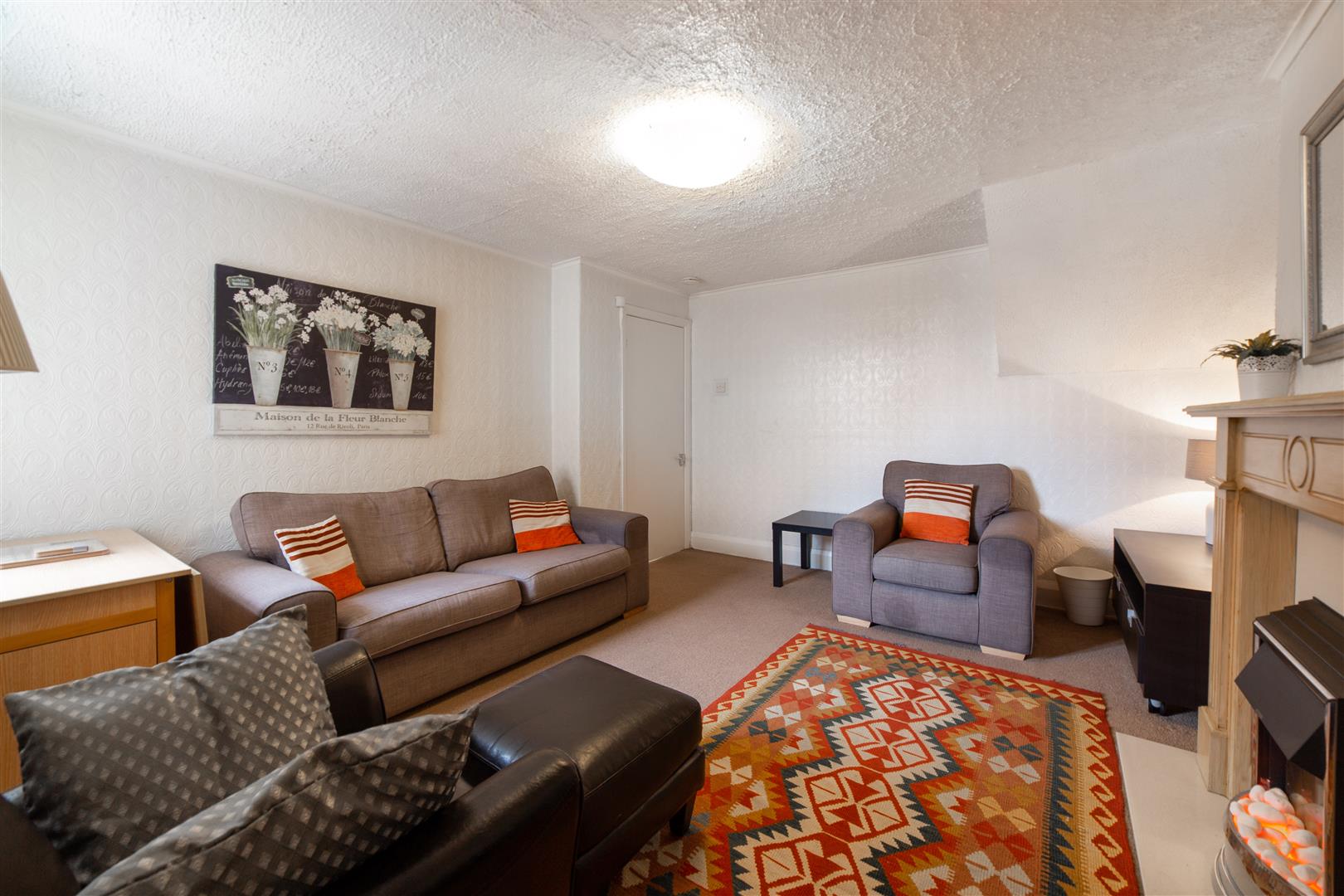 Flat Biddlestone Road in Newcastle upon Tyne