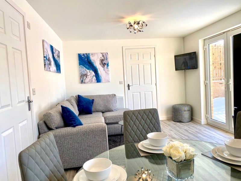 Room Milligan Road in City of Edinburgh