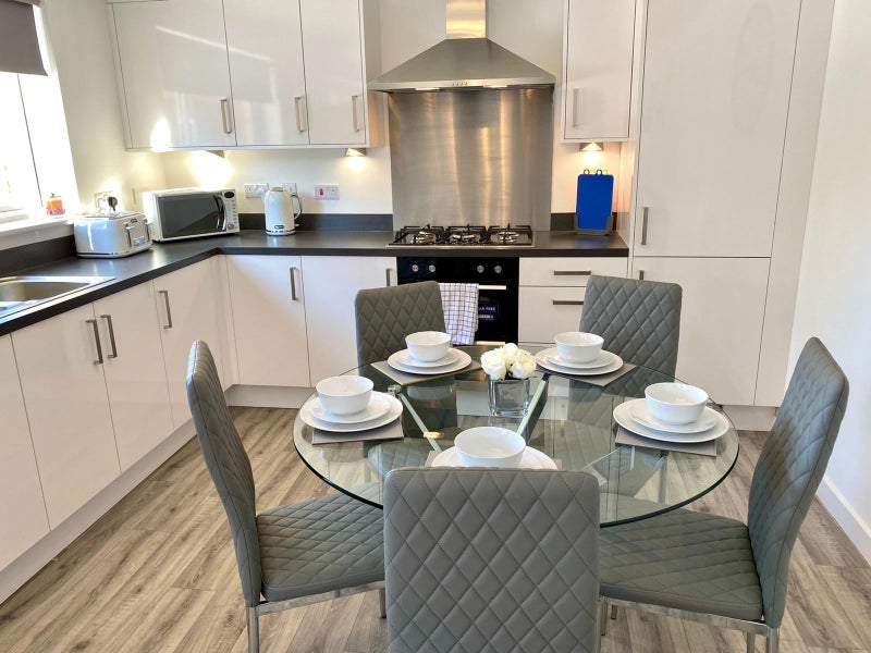 Room Milligan Road in City of Edinburgh