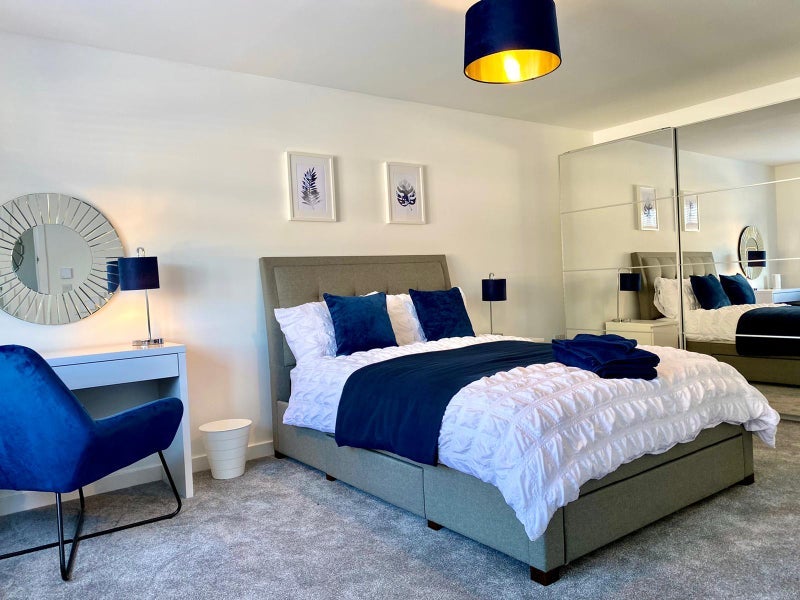 Room Milligan Road in City of Edinburgh