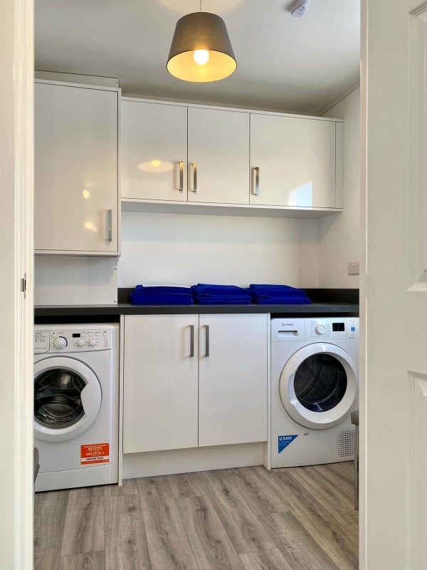 Room Milligan Road in City of Edinburgh