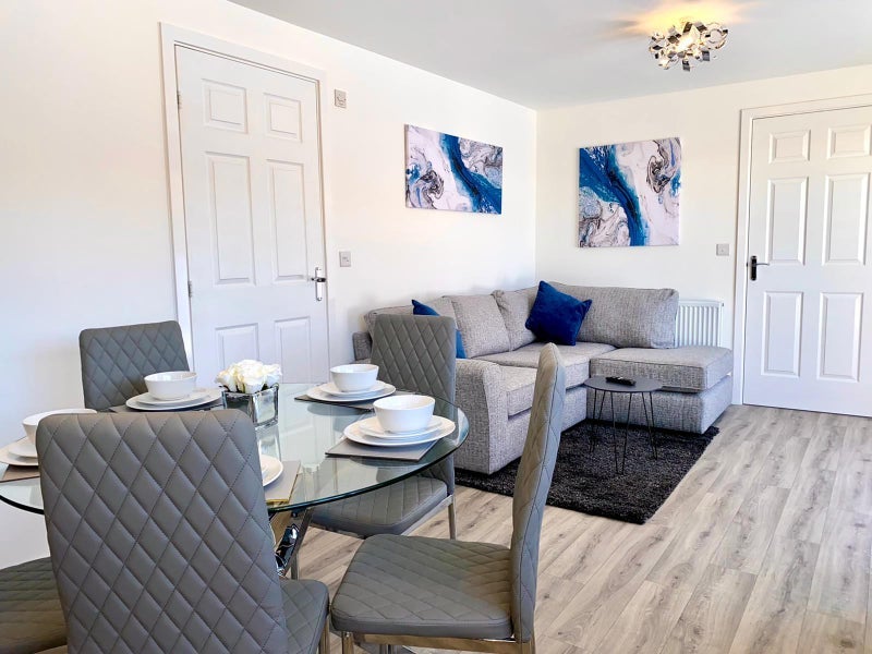 Room Milligan Road in City of Edinburgh