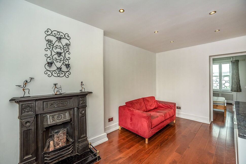 Flat Old Kent Road in Greater London