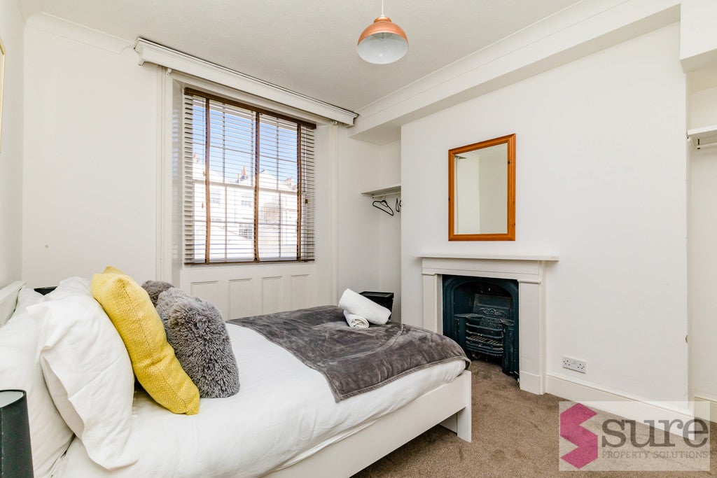 Flat Kings Cliff in Brighton