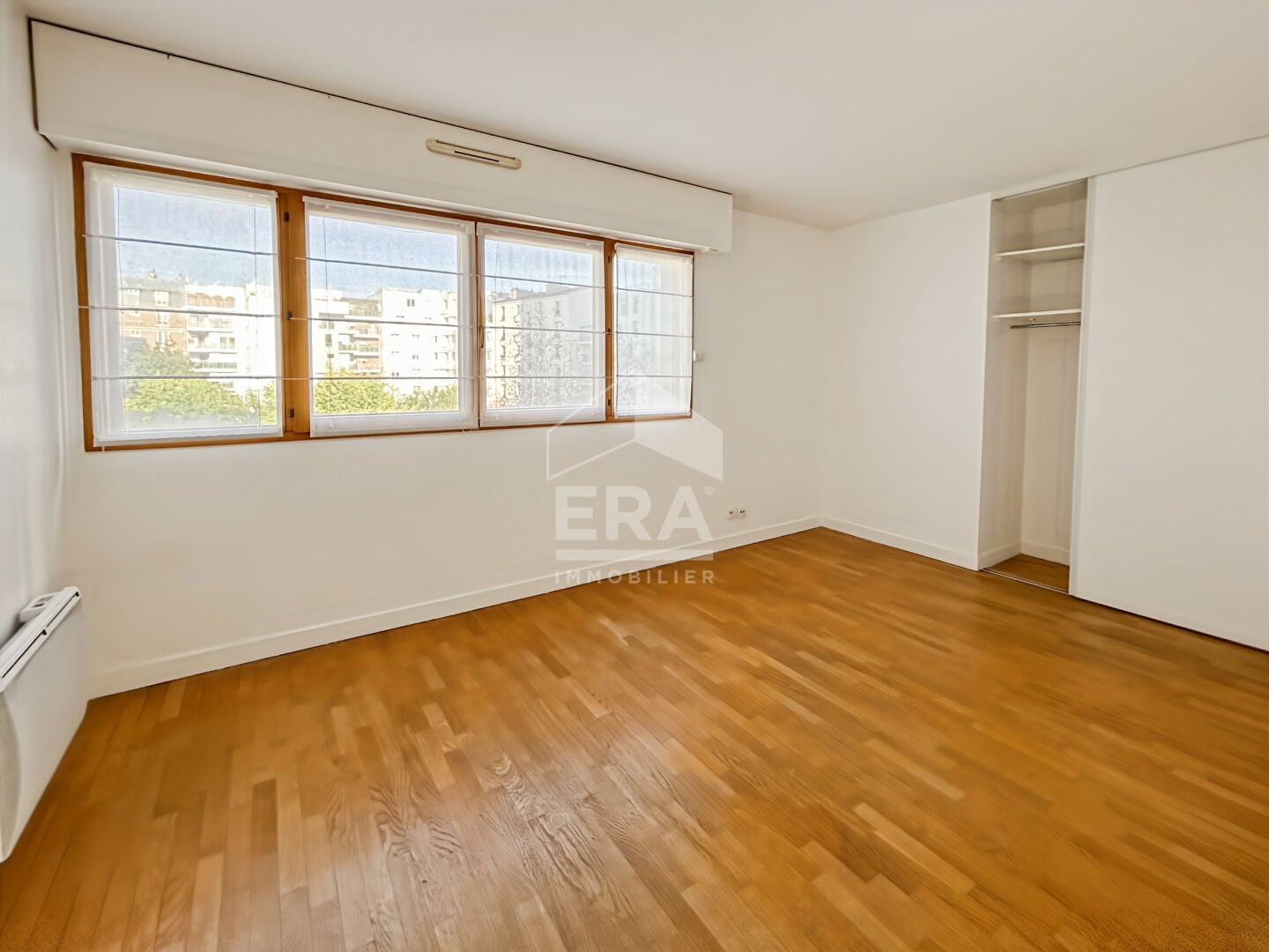 Flat Rue Fizeau in Paris
