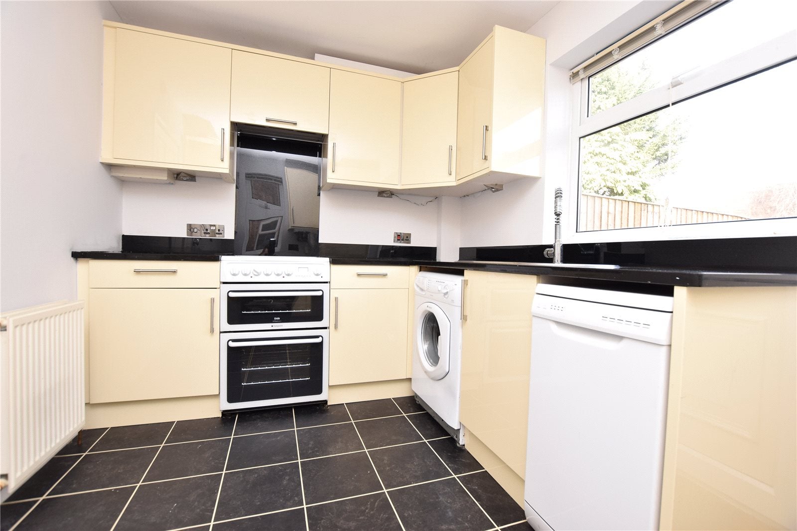 House Fieldway Avenue in Leeds