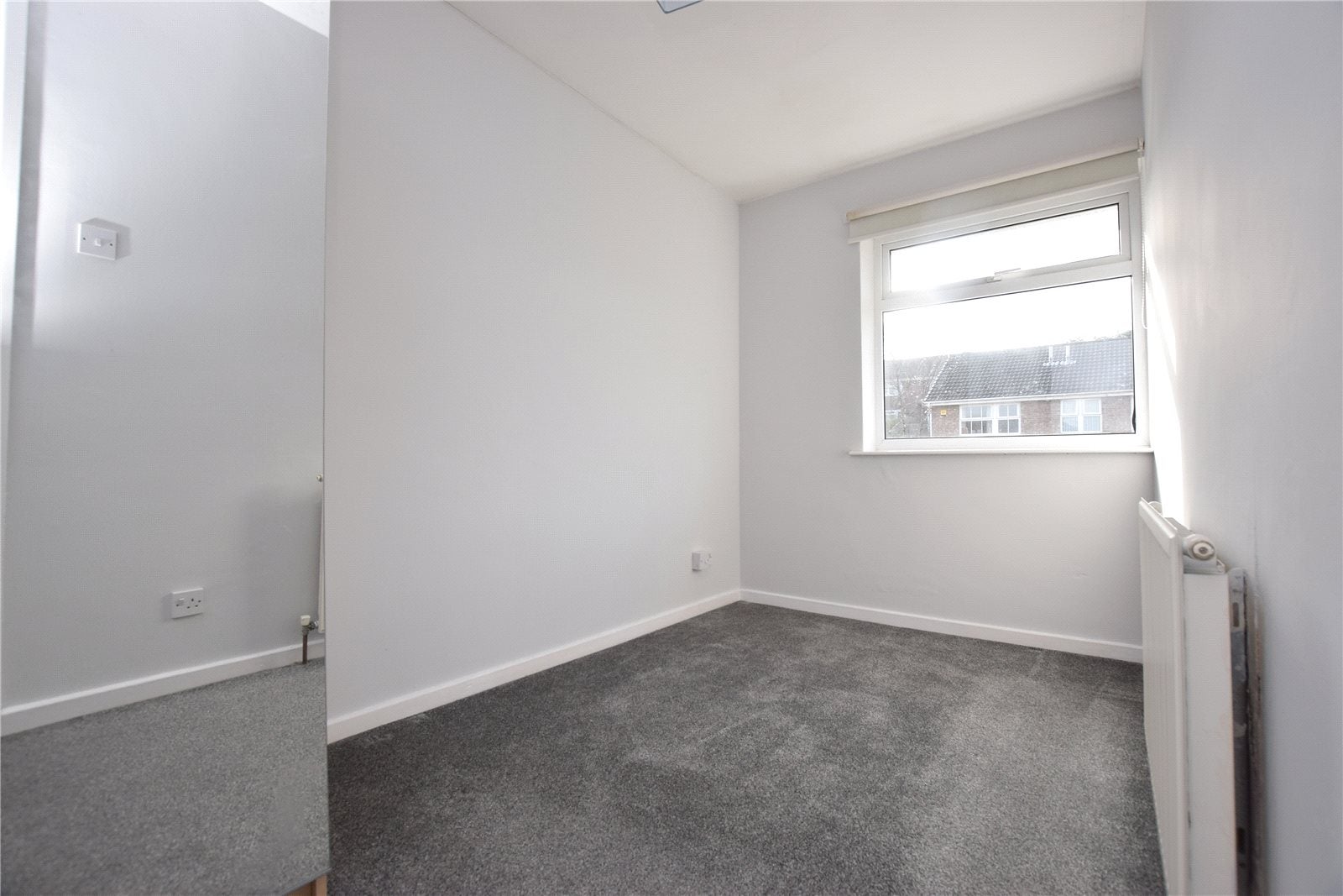 House Fieldway Avenue in Leeds