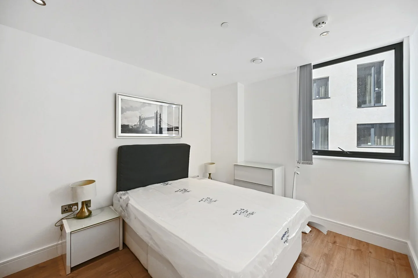 Flat Uxbridge Road in Greater London